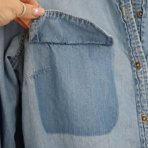 Ashley Mason Denim Button-Up Shirt Womens Medium Light Wash Distressed Boho Y2K - Picture 2 of 8